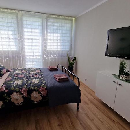 Apartamento Apartament Spoko-Loko Stronie Śląskie Exterior foto